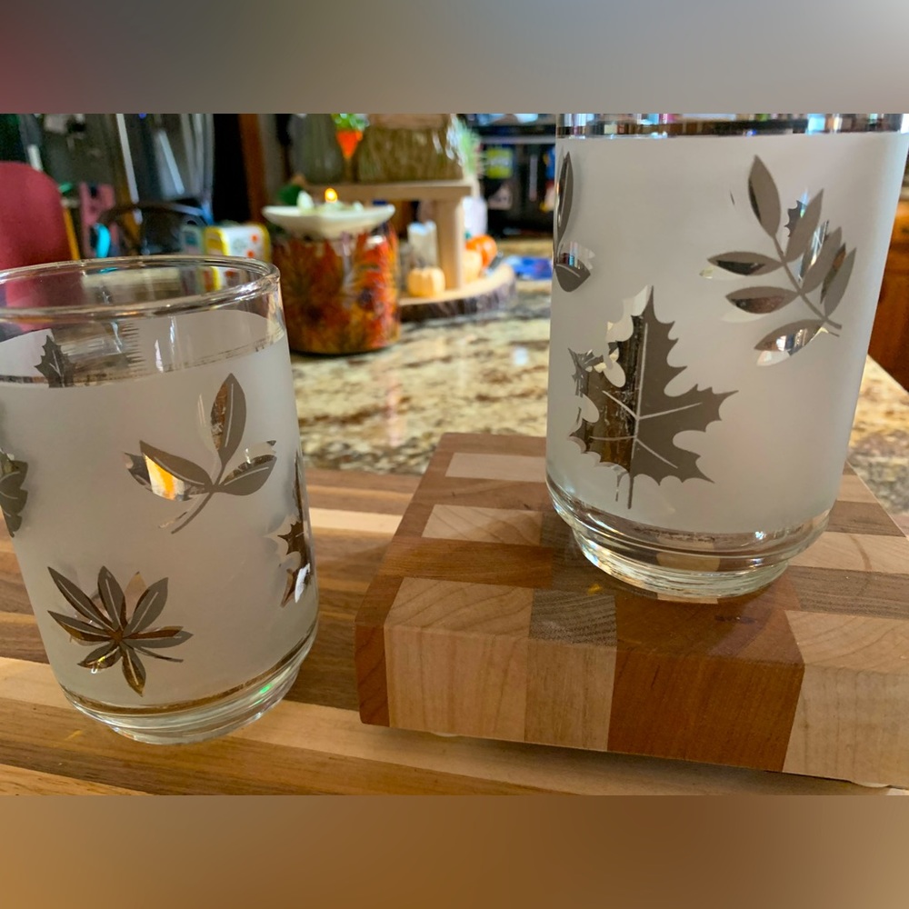 2 Vintage 1960's 12-Ounce Libby Frosted Silver Leaf Tumblers Glasses 5 1/2"